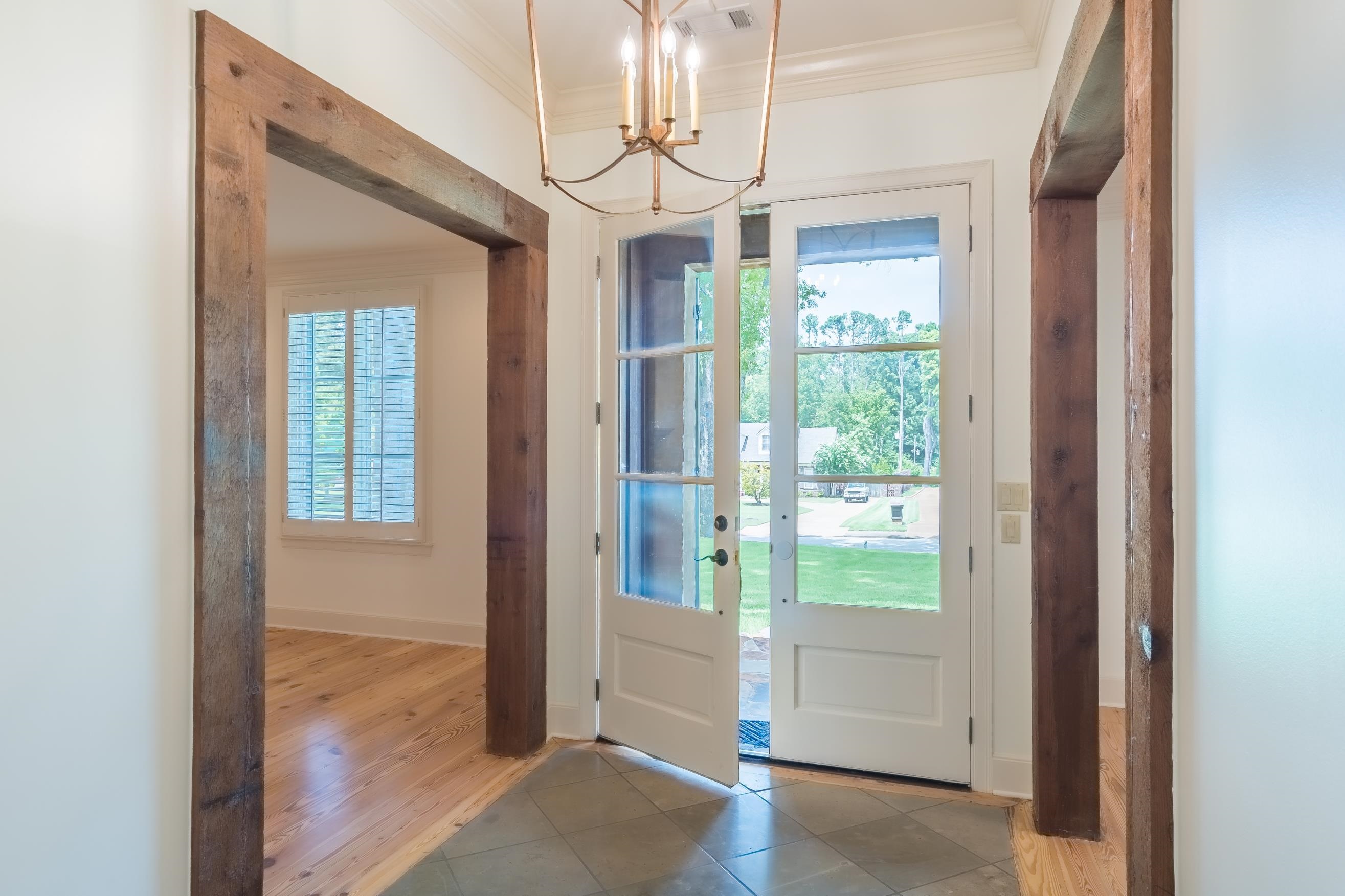 5325 Normandy Road Memphis, TN 38120 - Photo 4 of 40 Gallery Image 4