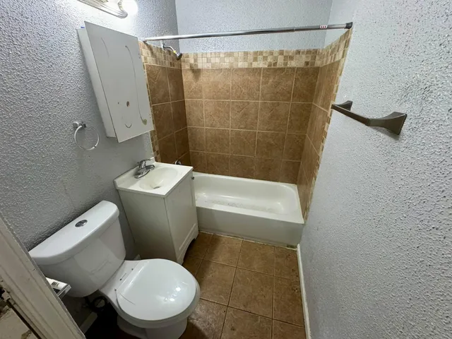 $129,900 | 3223 West Fairmount Avenue, Milwaukee, WI 53209