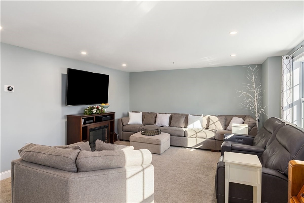 530 Mammoth Road, Unit 42 Dracut, MA 01826 - Photo 20 of 42