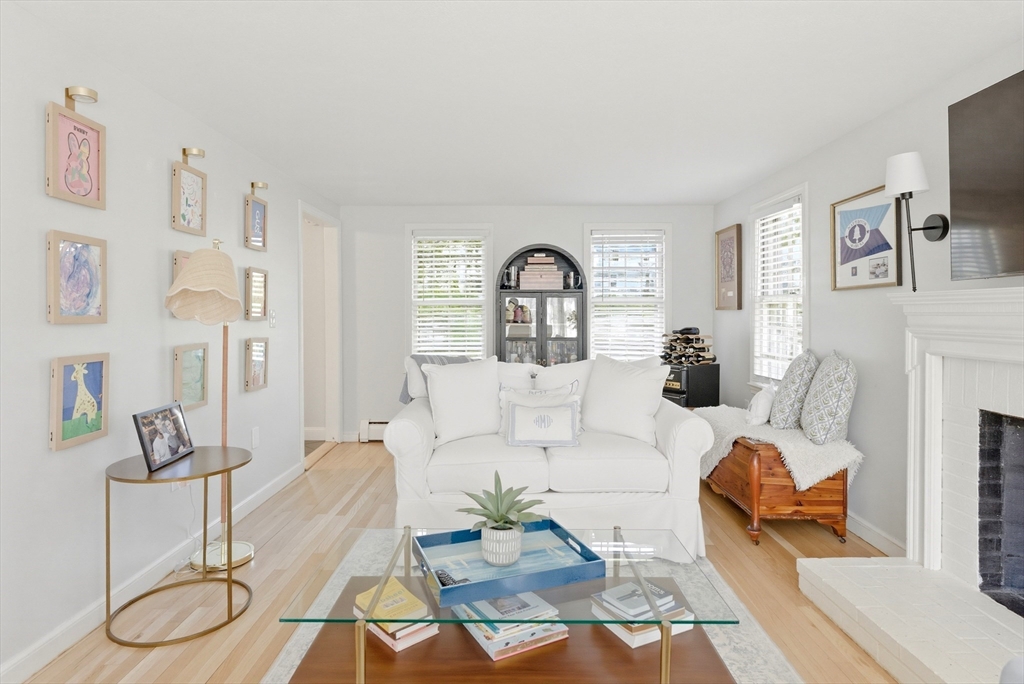 14 Minuteman Road Hingham, MA 02043 - Photo 11 of 32