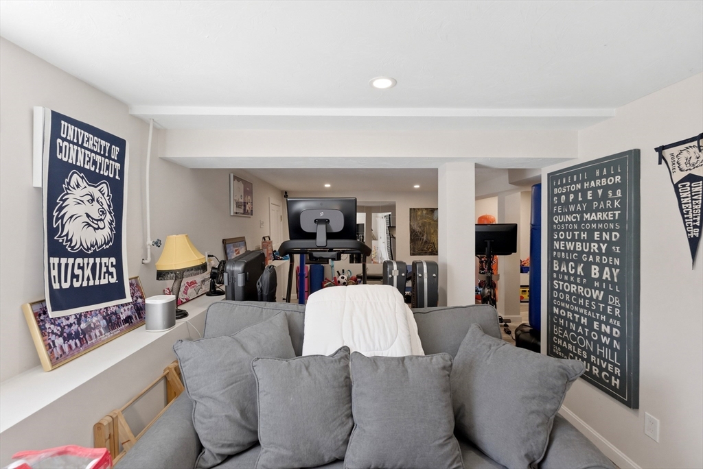 14 Minuteman Road Hingham, MA 02043 - Photo 21 of 32