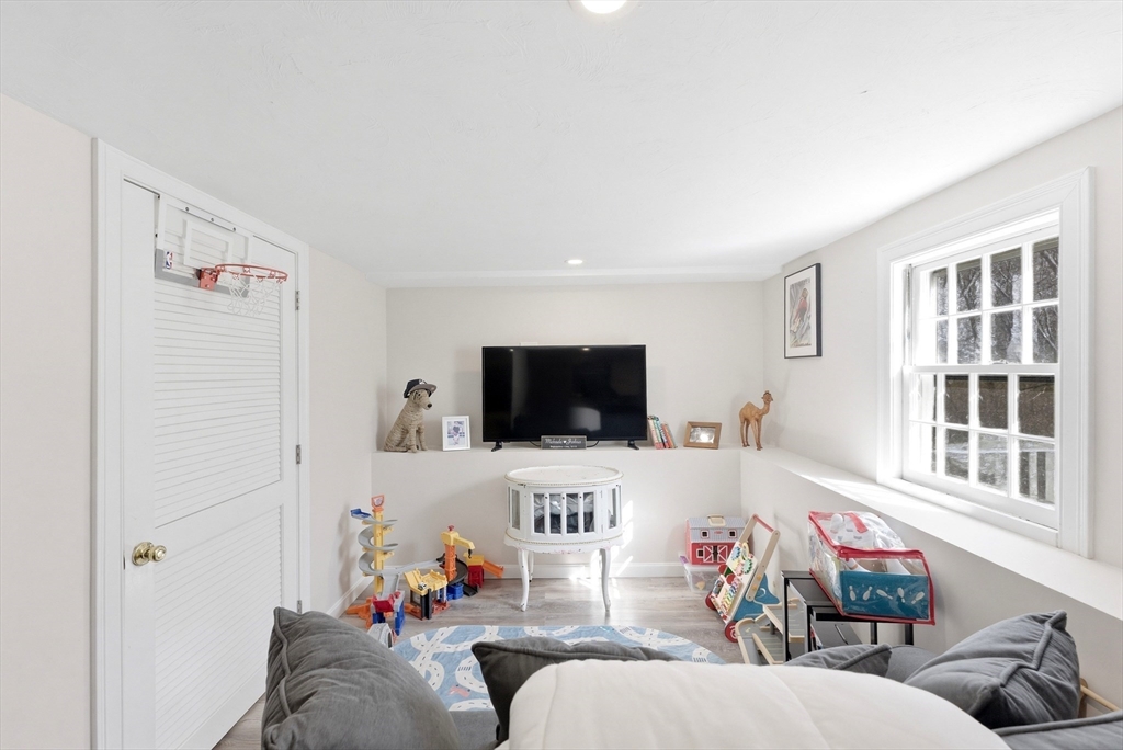 14 Minuteman Road Hingham, MA 02043 - Photo 22 of 32