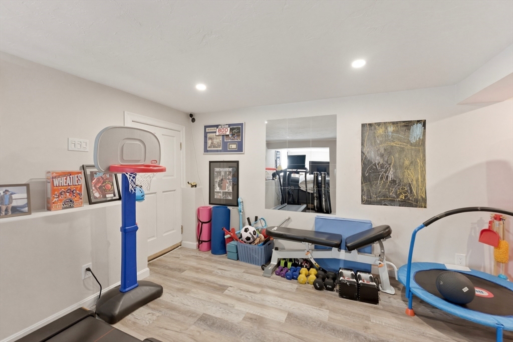 14 Minuteman Road Hingham, MA 02043 - Photo 23 of 32