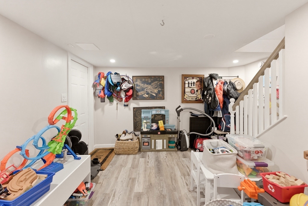 14 Minuteman Road Hingham, MA 02043 - Photo 24 of 32