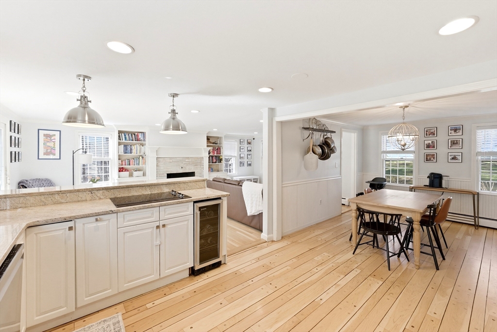 14 Minuteman Road Hingham, MA 02043 - Photo 3 of 32