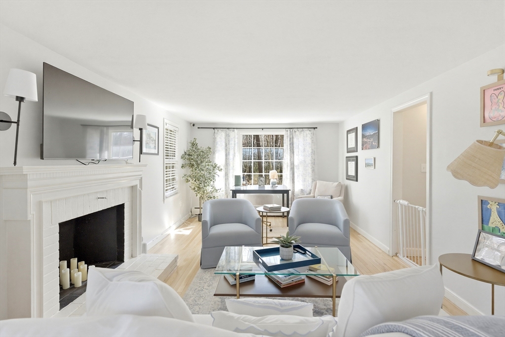 14 Minuteman Road Hingham, MA 02043 - Photo 8 of 32