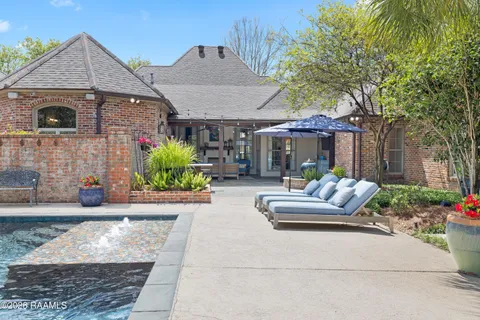 $995,000 | 115 Flagstone Court, Lafayette, LA 70503
