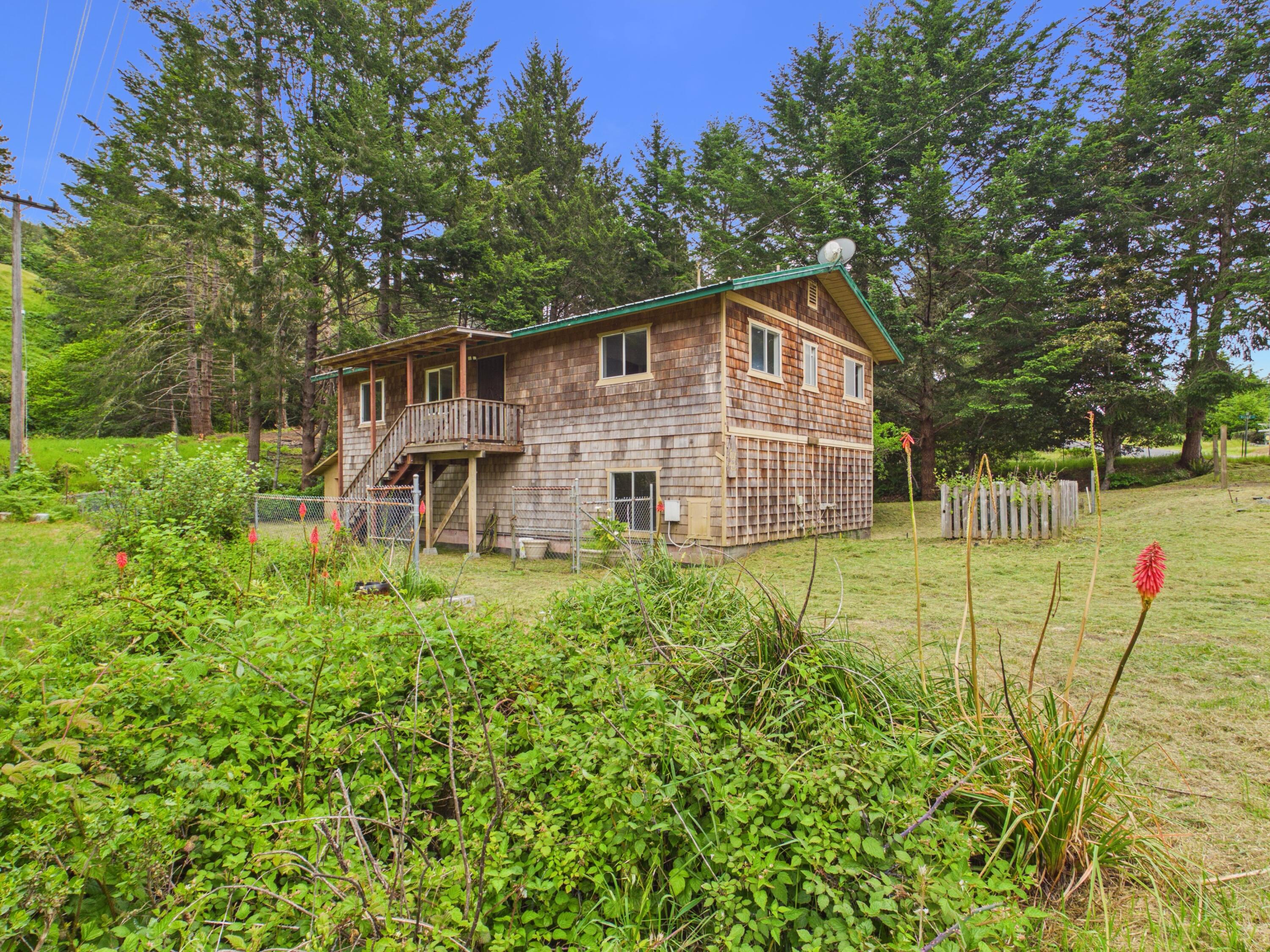 111 Beach Road Shelter Cove, CA 95589 - Photo 5 of 39