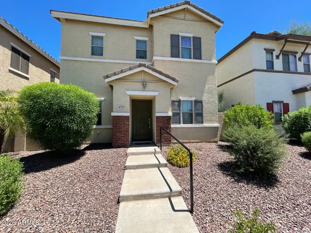 $2,600 | 4717 East Redfield Road, Gilbert, AZ 85234