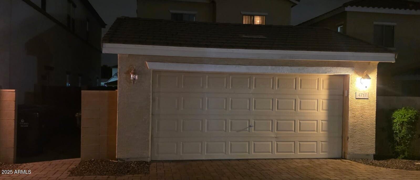 4717 East Redfield Road Gilbert, AZ 85234 - Photo 11 of 13 a bathroom with a shower