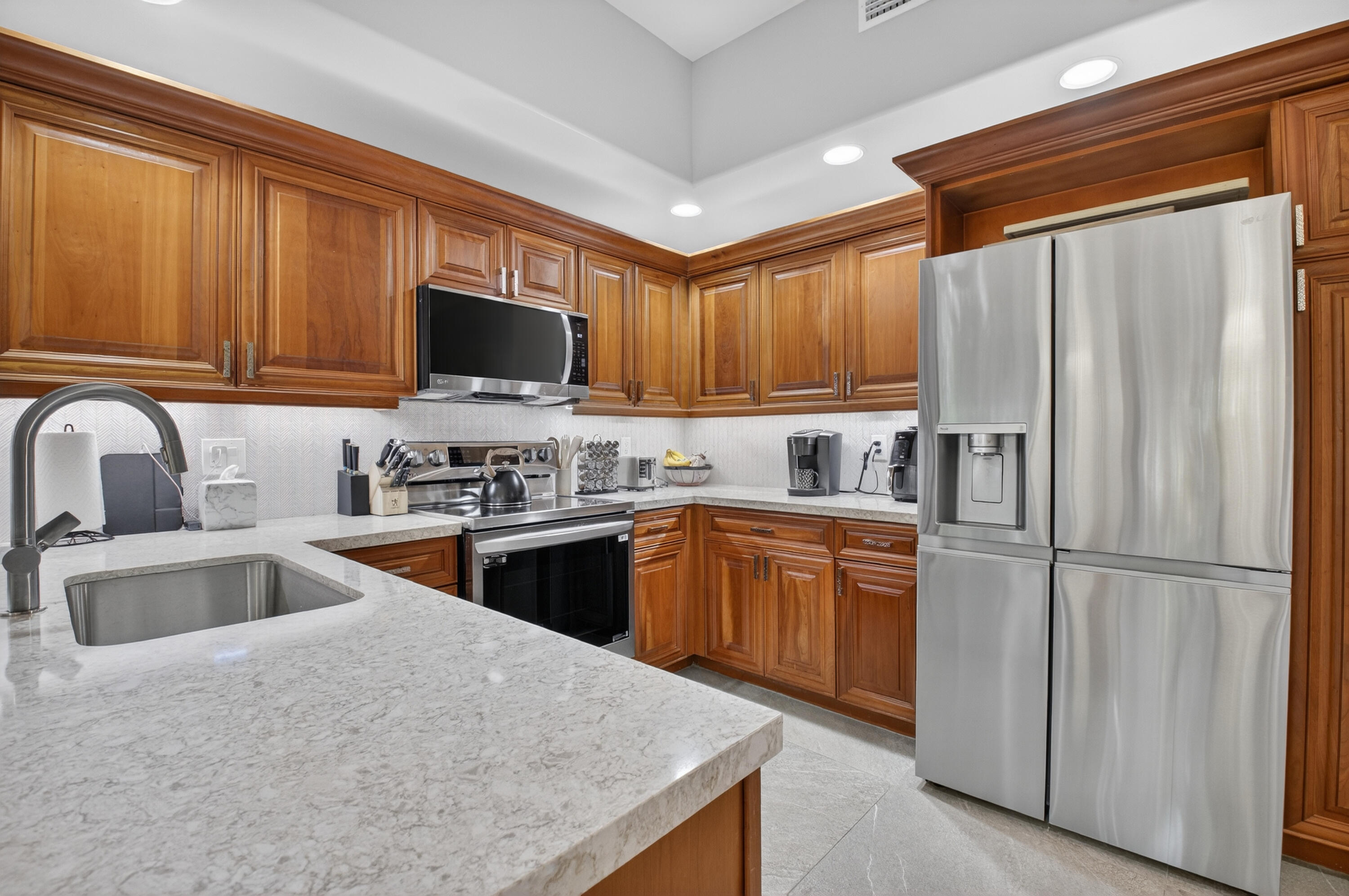 21222 Clubside Drive, Unit D Boca Raton, FL 33434 - Photo 18 of 61 DSC_0478