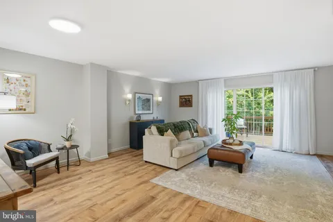 $559,999 | 345 Barnfield Square Northeast, Leesburg, VA 20176