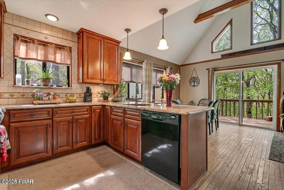809 Rimrock Court Hawley, PA 18428 - Photo 12 of 44