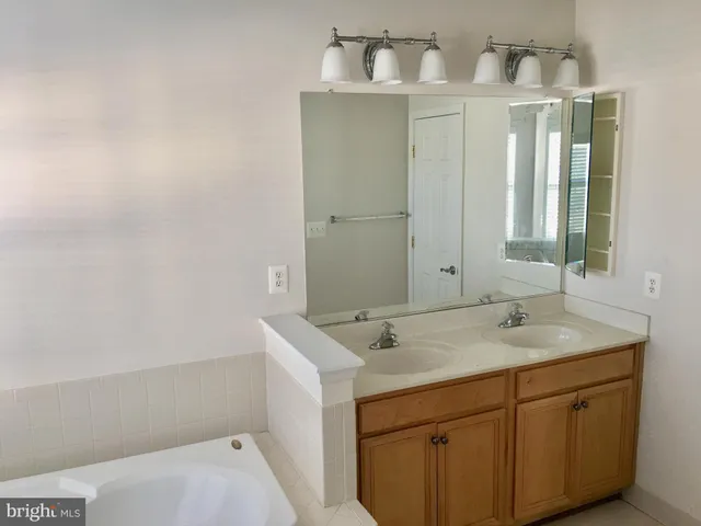 $3,300 | 42060 Fremont Preserve Square, Aldie, VA 20105