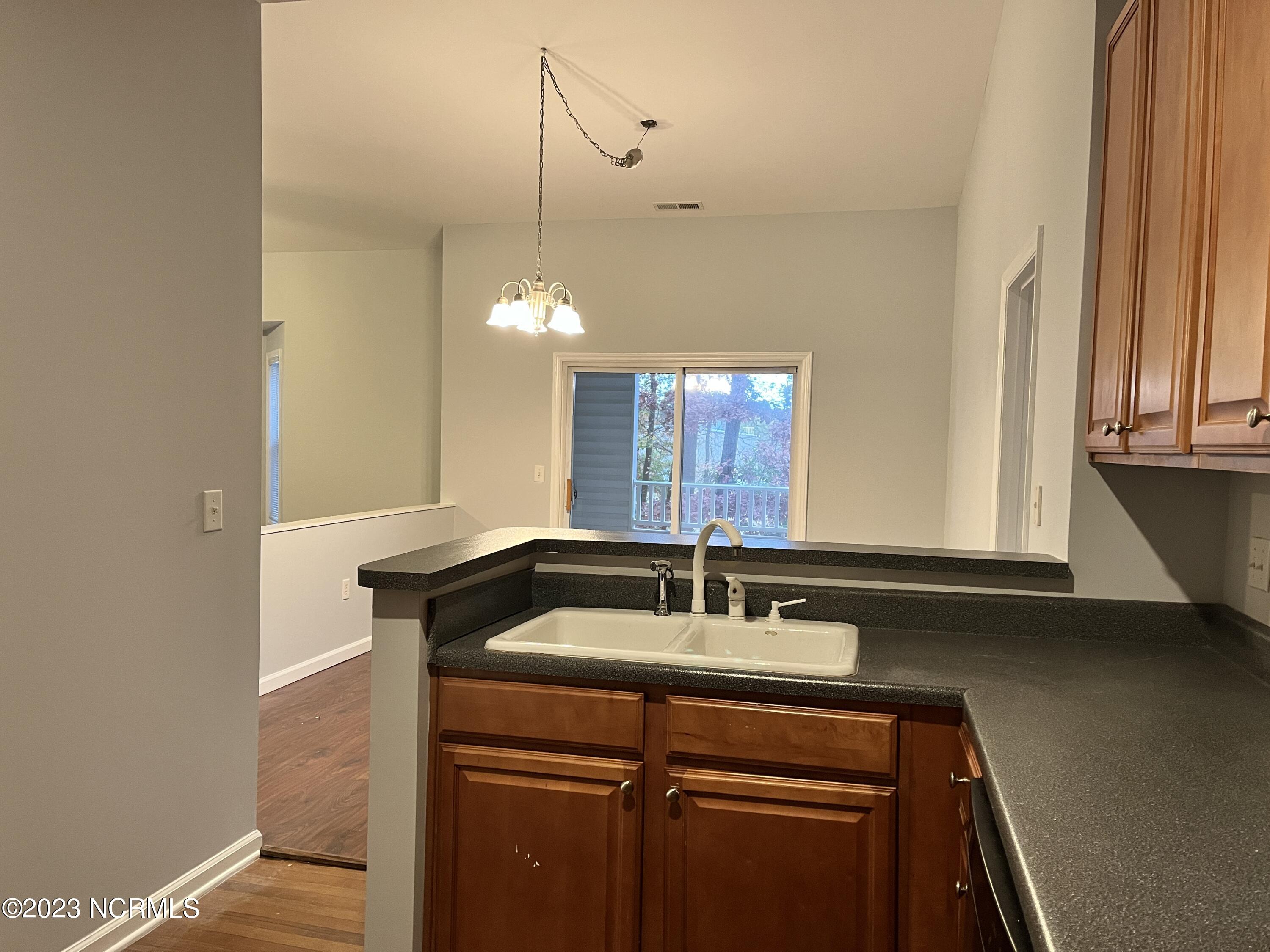 1129 Turtle Creek Road, Unit G Greenville, NC 27858 - Photo 23 of 42 0799DB71-F450-4139-BEC8-9EB26EA9E100