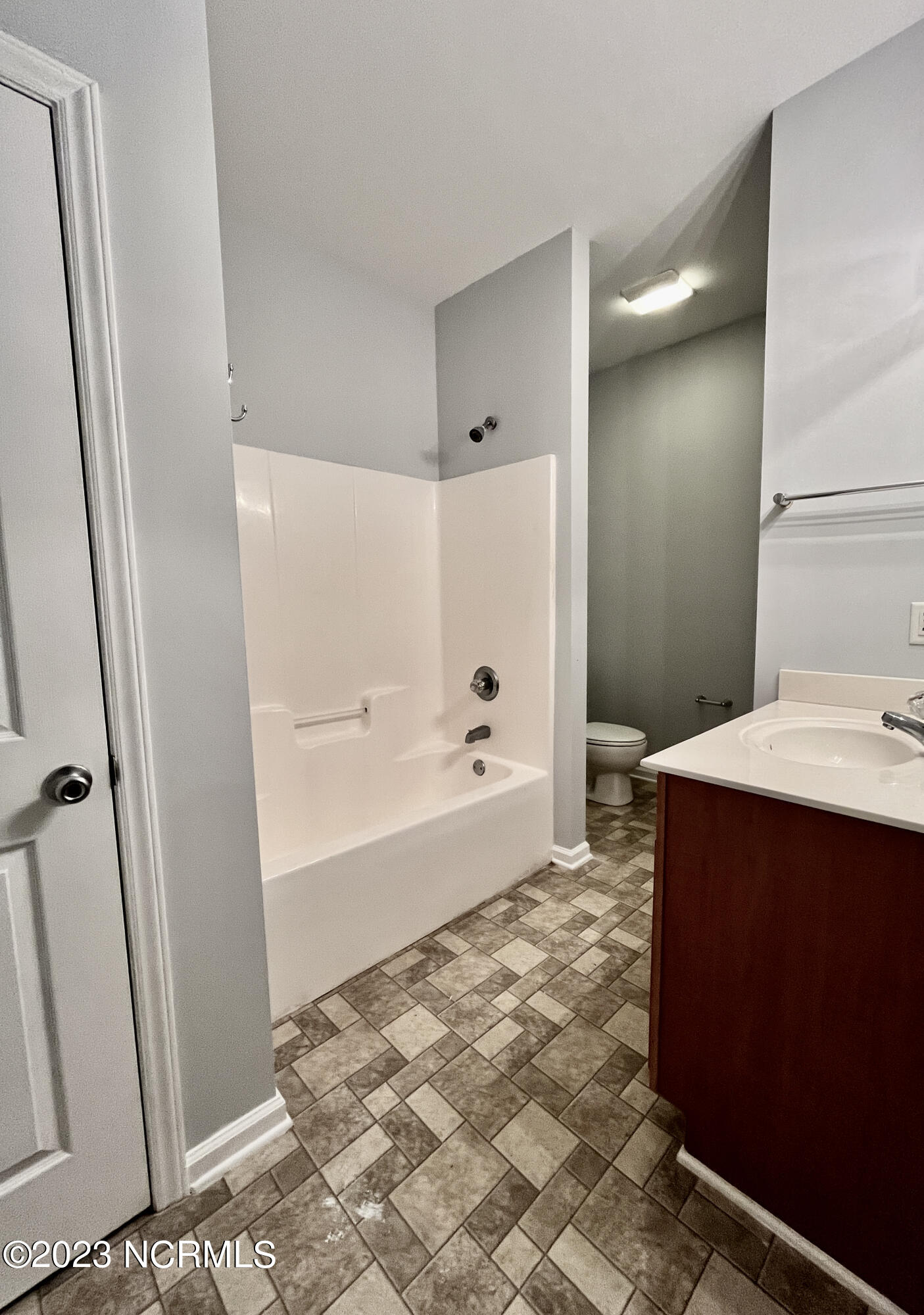 1129 Turtle Creek Road, Unit G Greenville, NC 27858 - Photo 37 of 42 bathroom 2