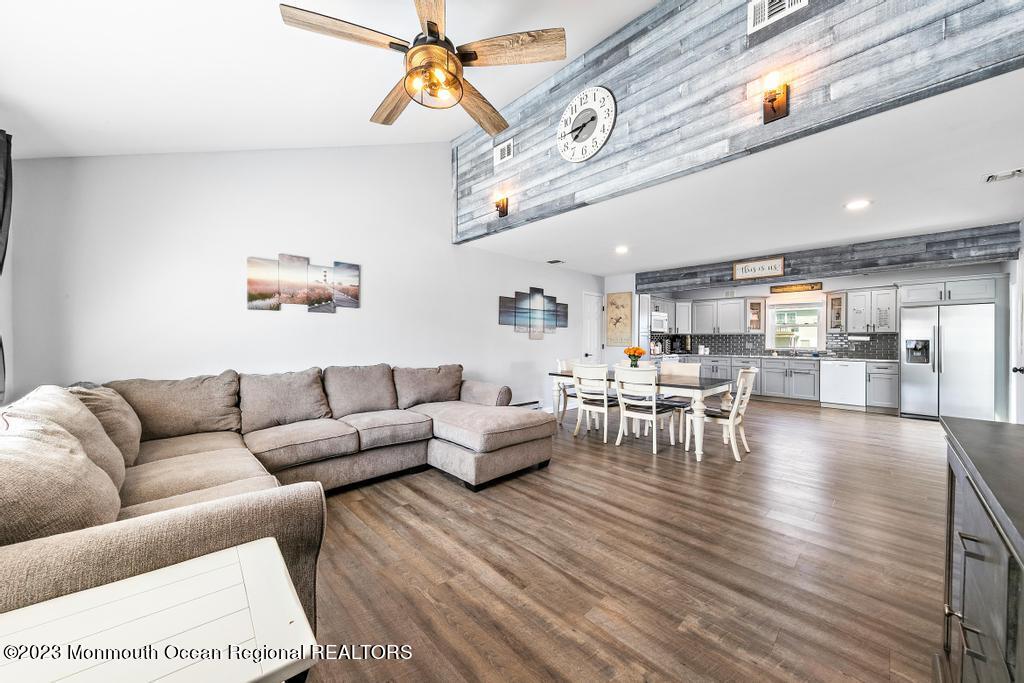 8 Diane Road Manahawkin, NJ 08050 - Photo 2 of 9 8DianePrint-7