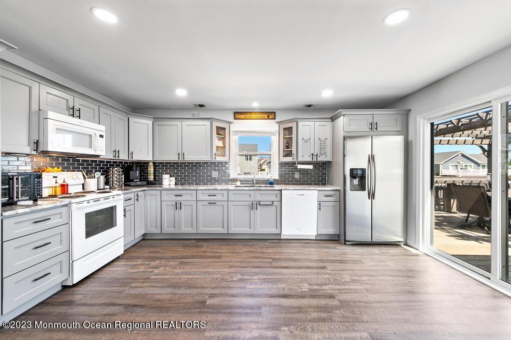 8 Diane Road Manahawkin, NJ 08050 - Photo 3 of 9 8DianePrint-12