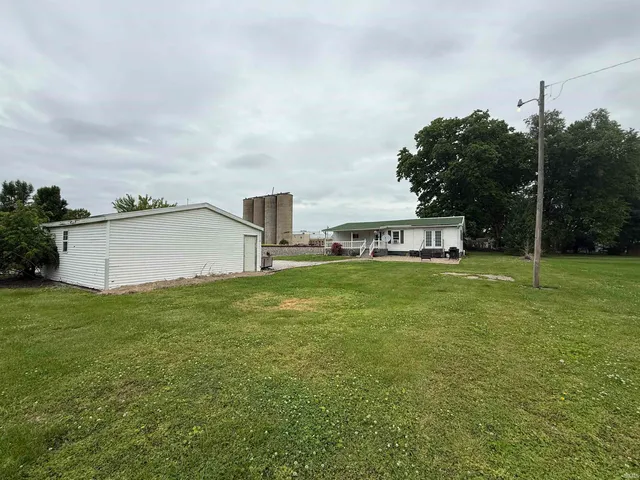 $69,000 | 204 Railroad Lane, Oaktown, IN 47561