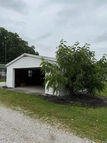 $69,000 | 204 Railroad Lane, Oaktown, IN 47561