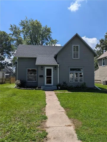 $127,000 | 313 Shawnee Street, Hiawatha, KS 66434