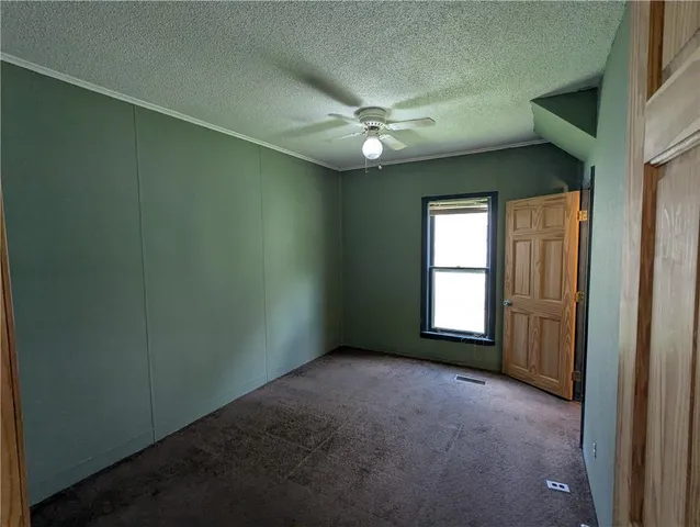 $127,000 | 313 Shawnee Street, Hiawatha, KS 66434