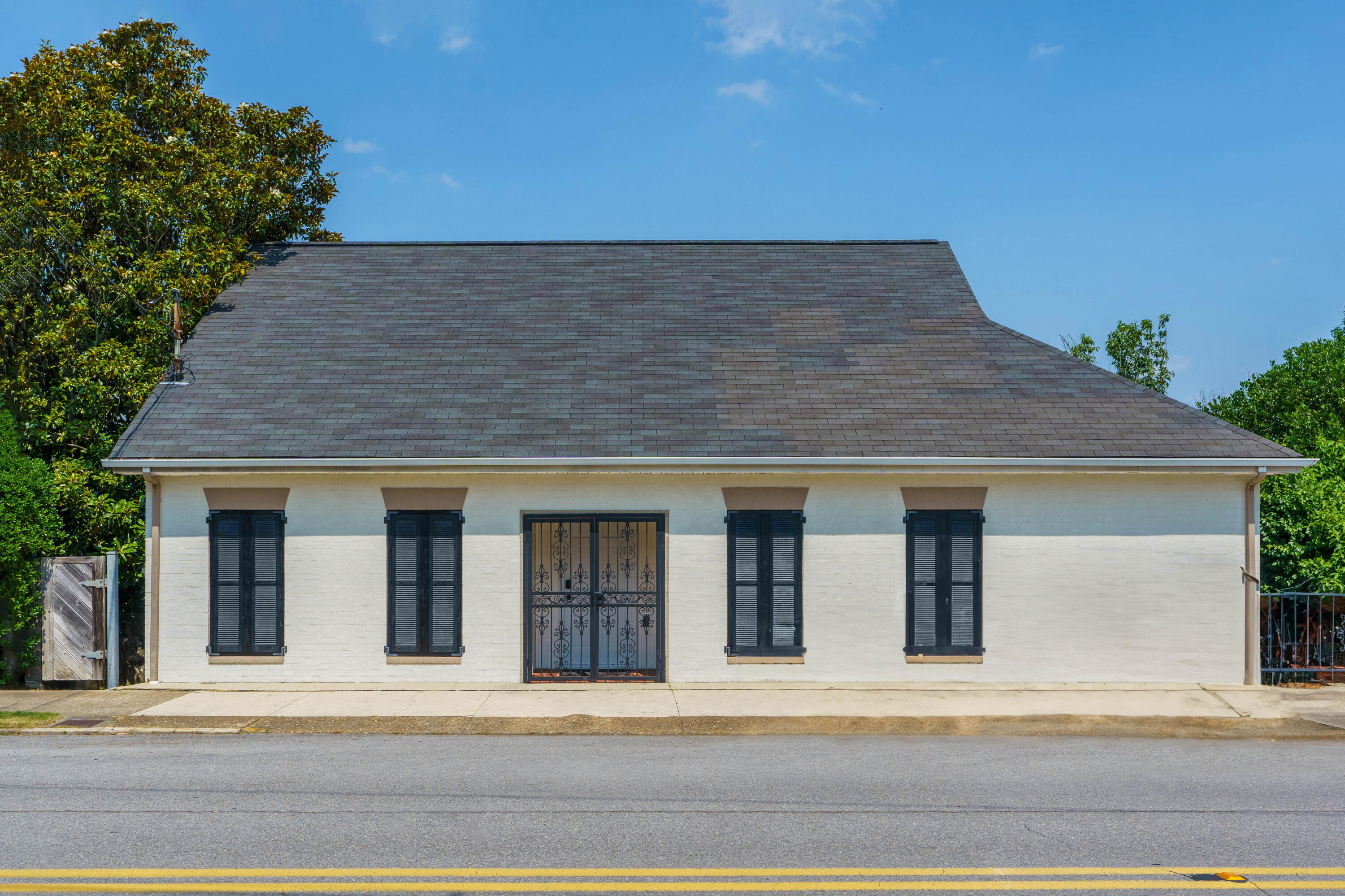 1003 East Brow Road Lookout Mountain, TN 37350 - Photo 4 of 40 11 - 1003 E Brow Rd - Exterior