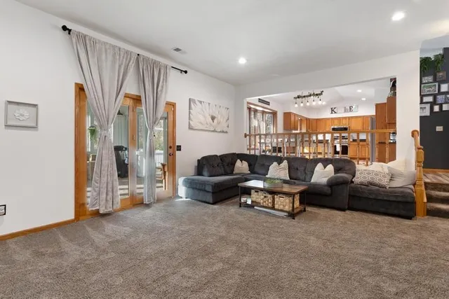 $529,995 | 2065 Kings Road, Eagan, MN 55122