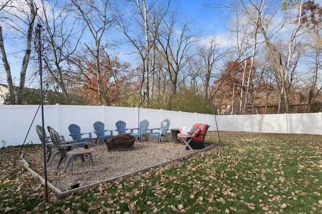 $529,995 | 2065 Kings Road, Eagan, MN 55122