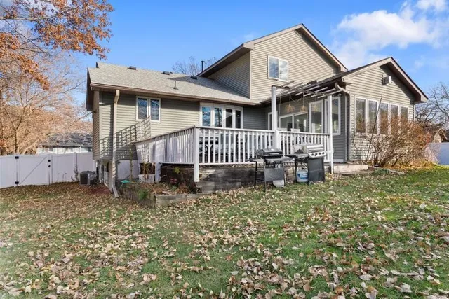 $529,995 | 2065 Kings Road, Eagan, MN 55122