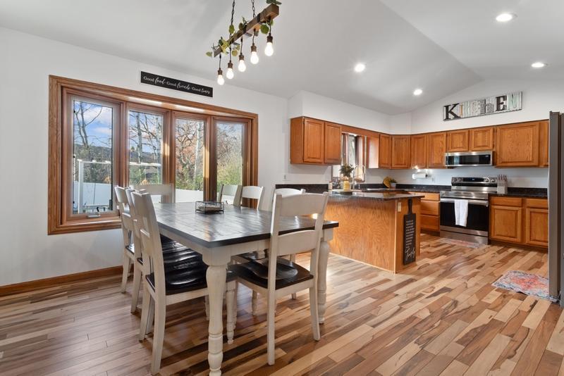 2065 Kings Road Eagan, MN 55122 - Photo 4 of 41