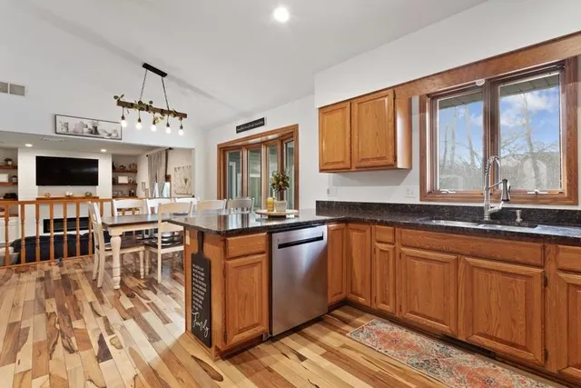 $529,995 | 2065 Kings Road, Eagan, MN 55122