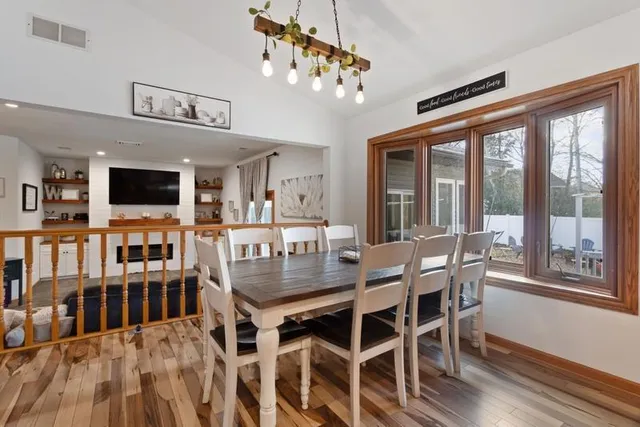 $529,995 | 2065 Kings Road, Eagan, MN 55122