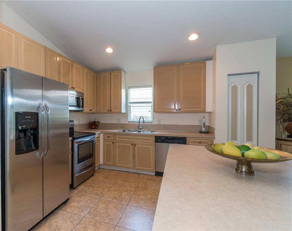 2728 Southwest Regency Road Stuart, FL 34997 - Photo 9 of 25 Gallery Image 9
