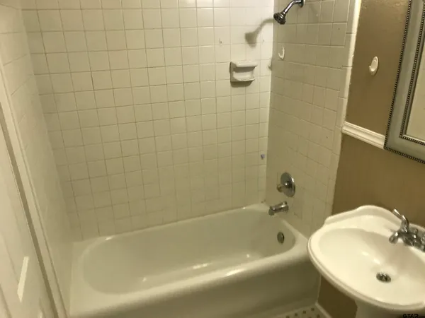 $995 | 208 West Phillips Street, Unit 200, Tyler, TX 75701