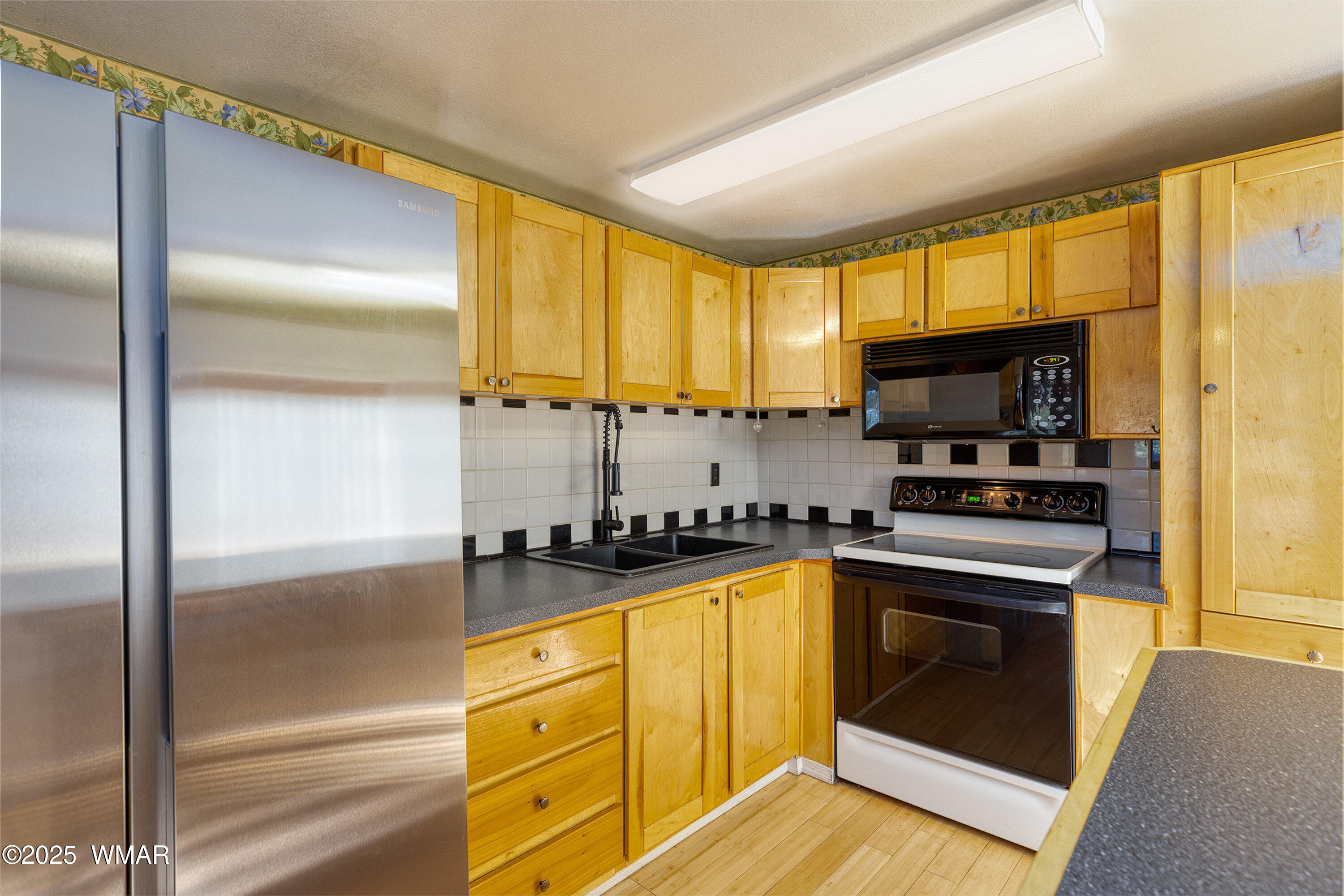 1987 Stagg Run Overgaard, AZ 85933 - Photo 12 of 31 Kitchen