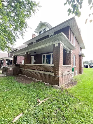 $185,000 | 525 South 4th Street, Clinton, IN 47842