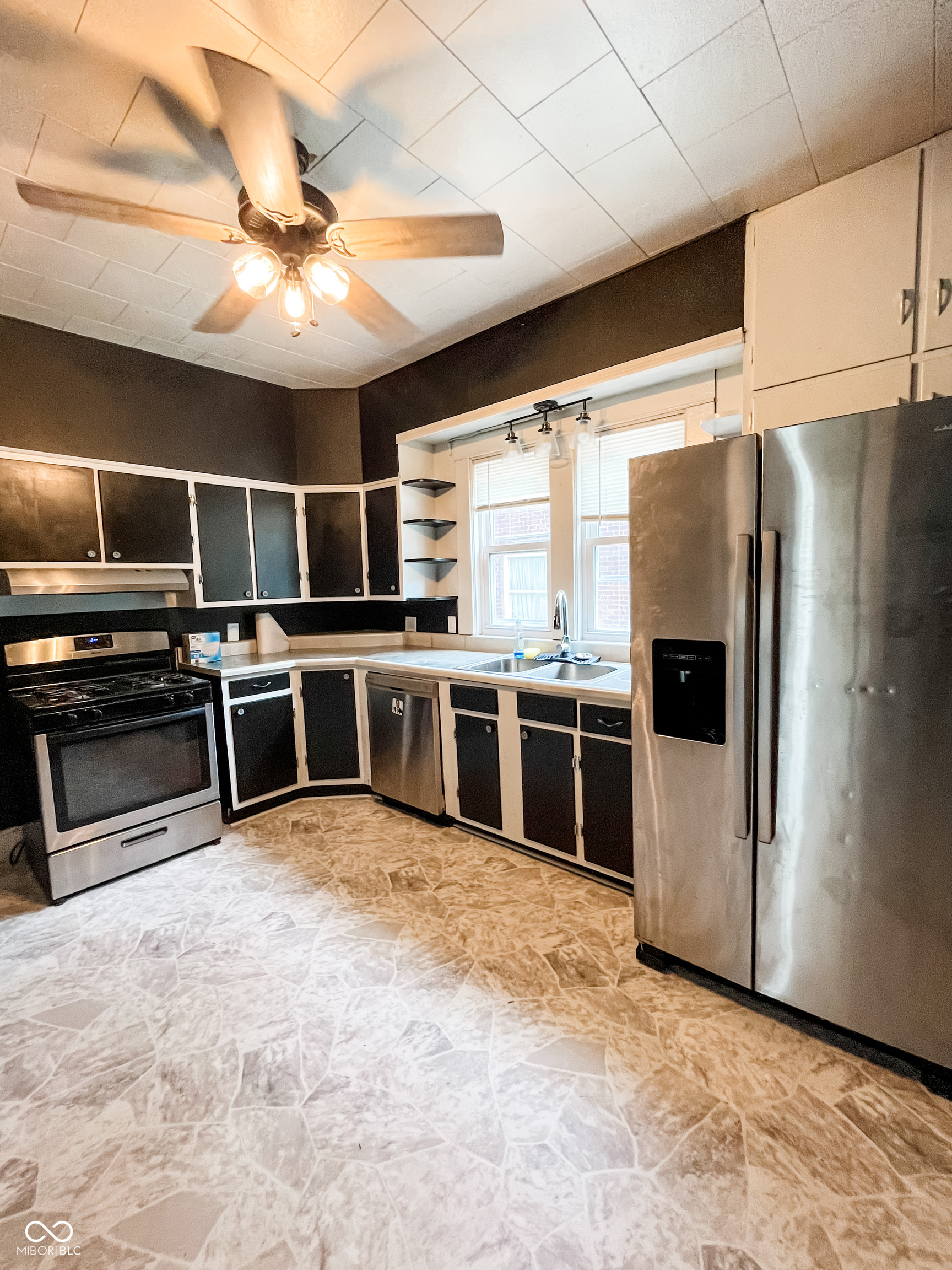 525 South 4th Street Clinton, IN 47842 - Photo 24 of 51