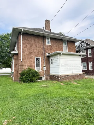 $185,000 | 525 South 4th Street, Clinton, IN 47842