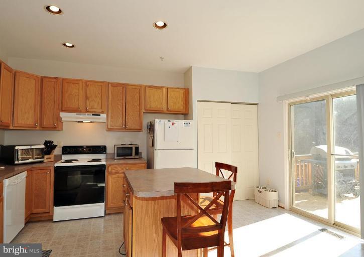 7202 Calm Sunset Columbia, MD 21046 - Photo 4 of 14 Kitchen
