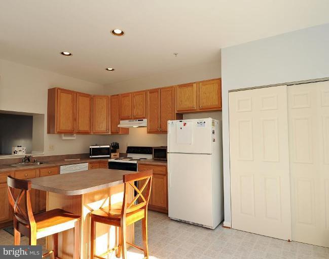 7202 Calm Sunset Columbia, MD 21046 - Photo 5 of 14 Kitchen #2