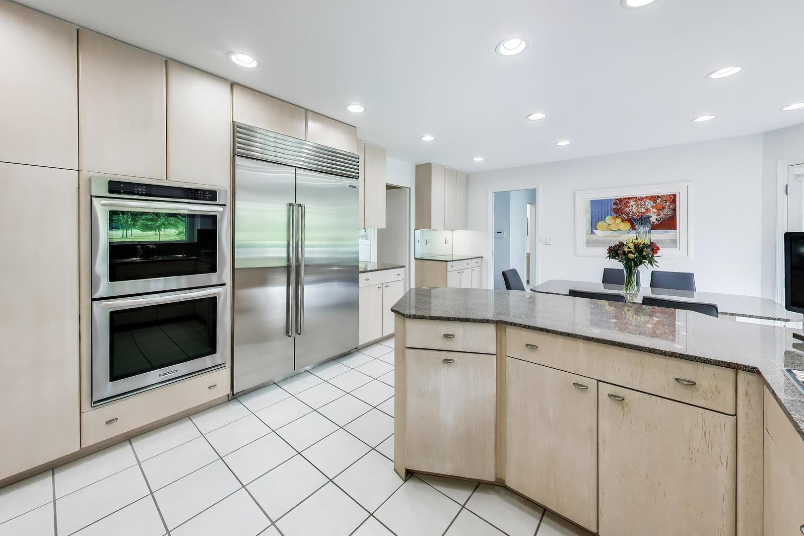 3627 Pebble Beach Road Northbrook, IL 60062 - Photo 8 of 37