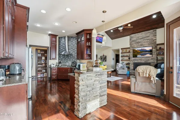 $1,595,000 | 290 Spyglass Drive, Jonesville, VA 24263