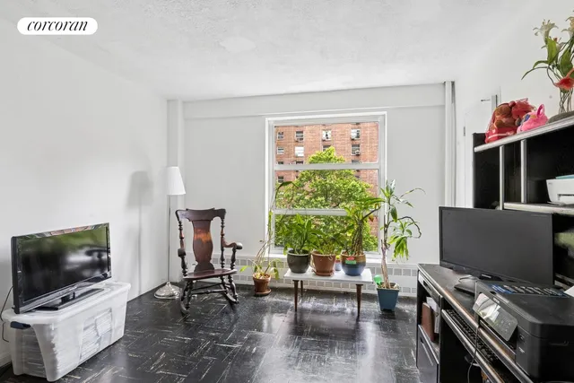 $610,000 | 70 La Salle Street, Unit 8B | Morningside Heights