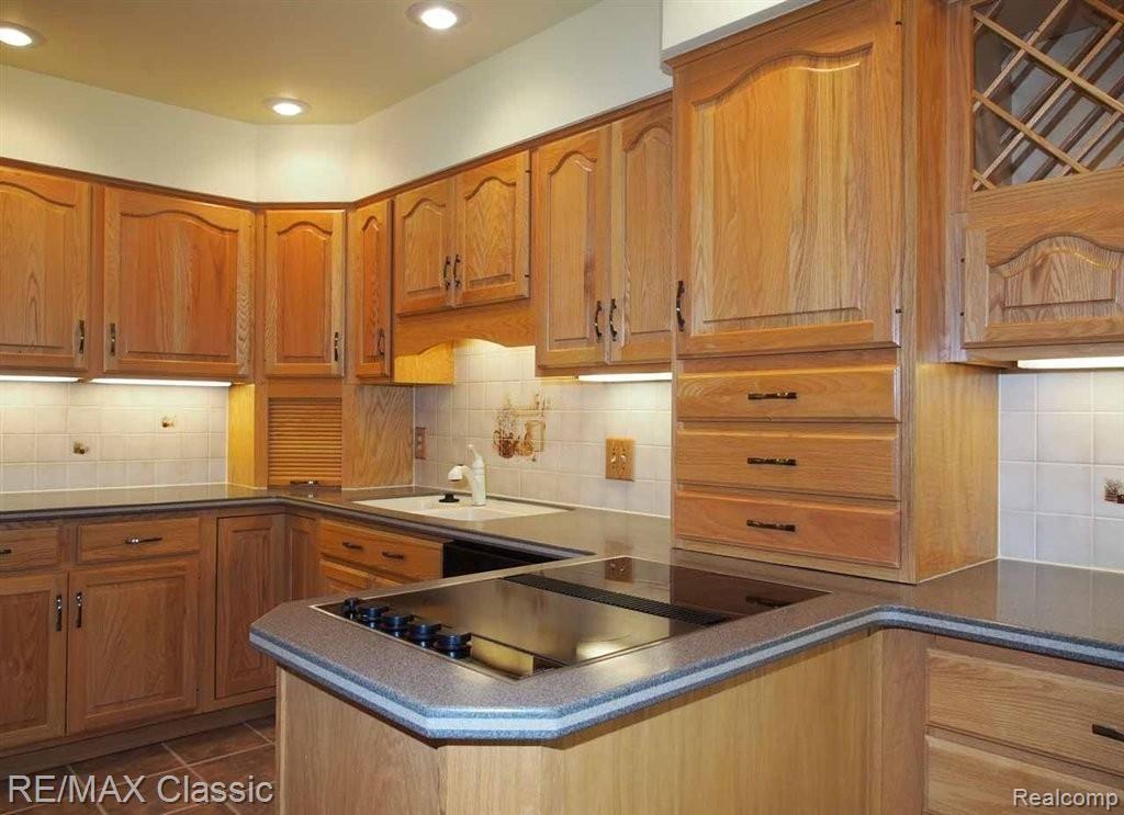 730 Hamilton Court, Unit 114 Rochester, MI 48307 - Photo 11 of 23 20130618_21.JPG