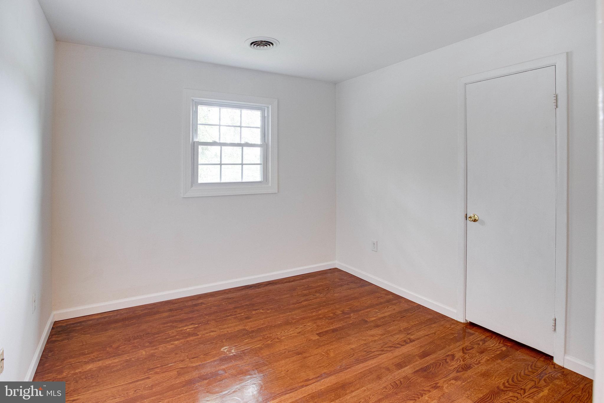 13946 Mathews Drive Woodbridge, VA 22191 - Photo 11 of 23