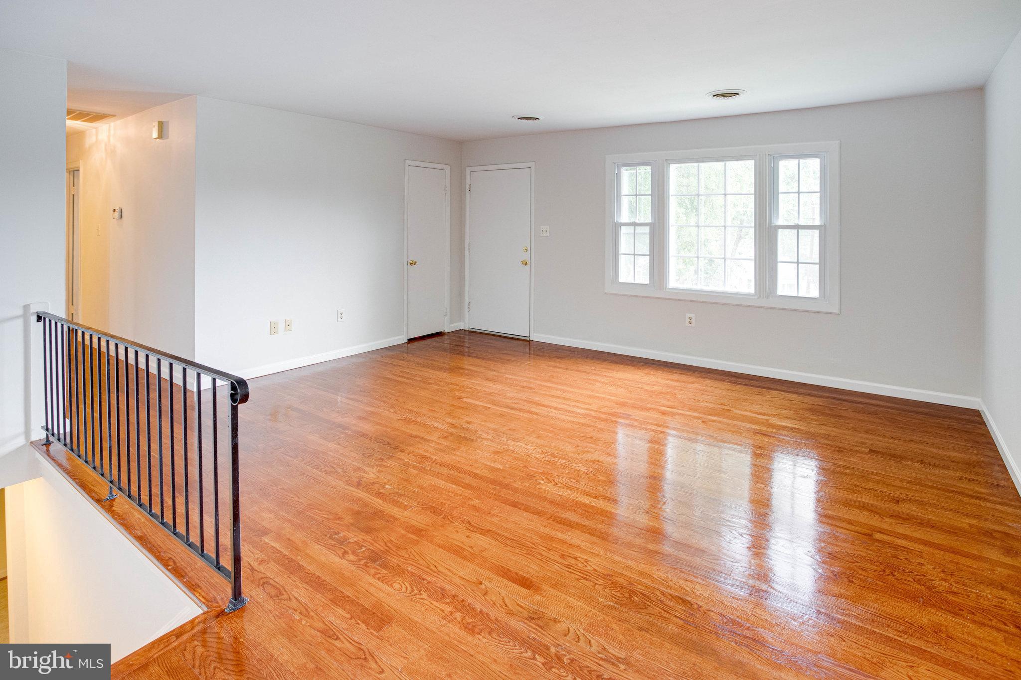 13946 Mathews Drive Woodbridge, VA 22191 - Photo 3 of 23