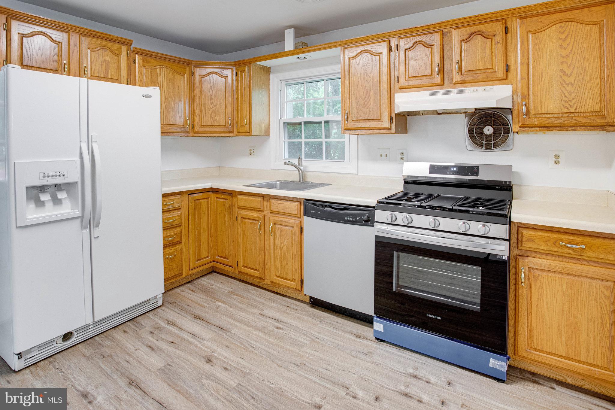 13946 Mathews Drive Woodbridge, VA 22191 - Photo 5 of 23