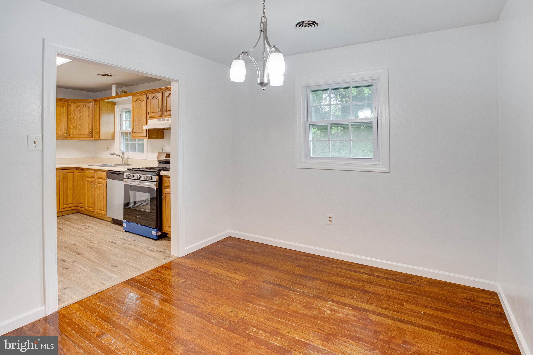 13946 Mathews Drive Woodbridge, VA 22191 - Photo 8 of 23