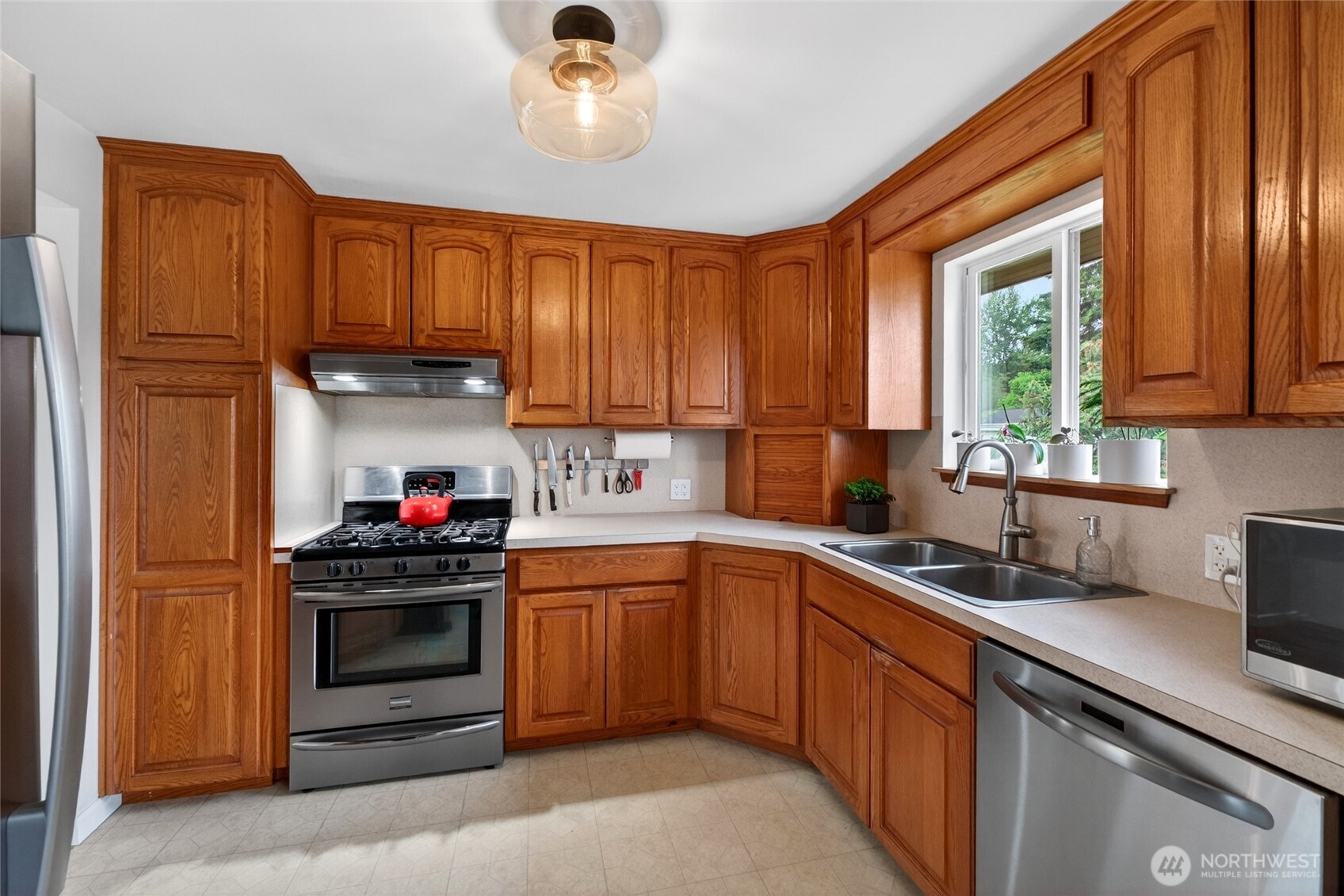 13332 173rd Avenue Southeast Renton, WA 98059 - Photo 11 of 40 Gallery Image 11